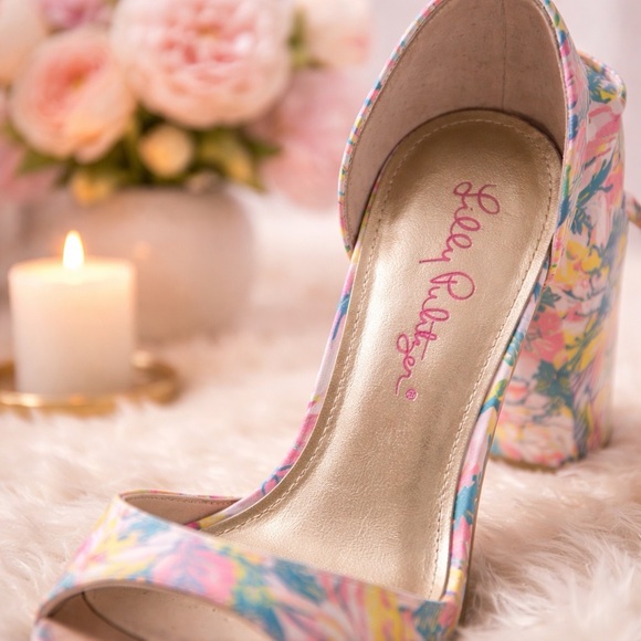 Lilly Pulitzer Printed Heeled Ankle Strap Sandals - Picture 4 of 4